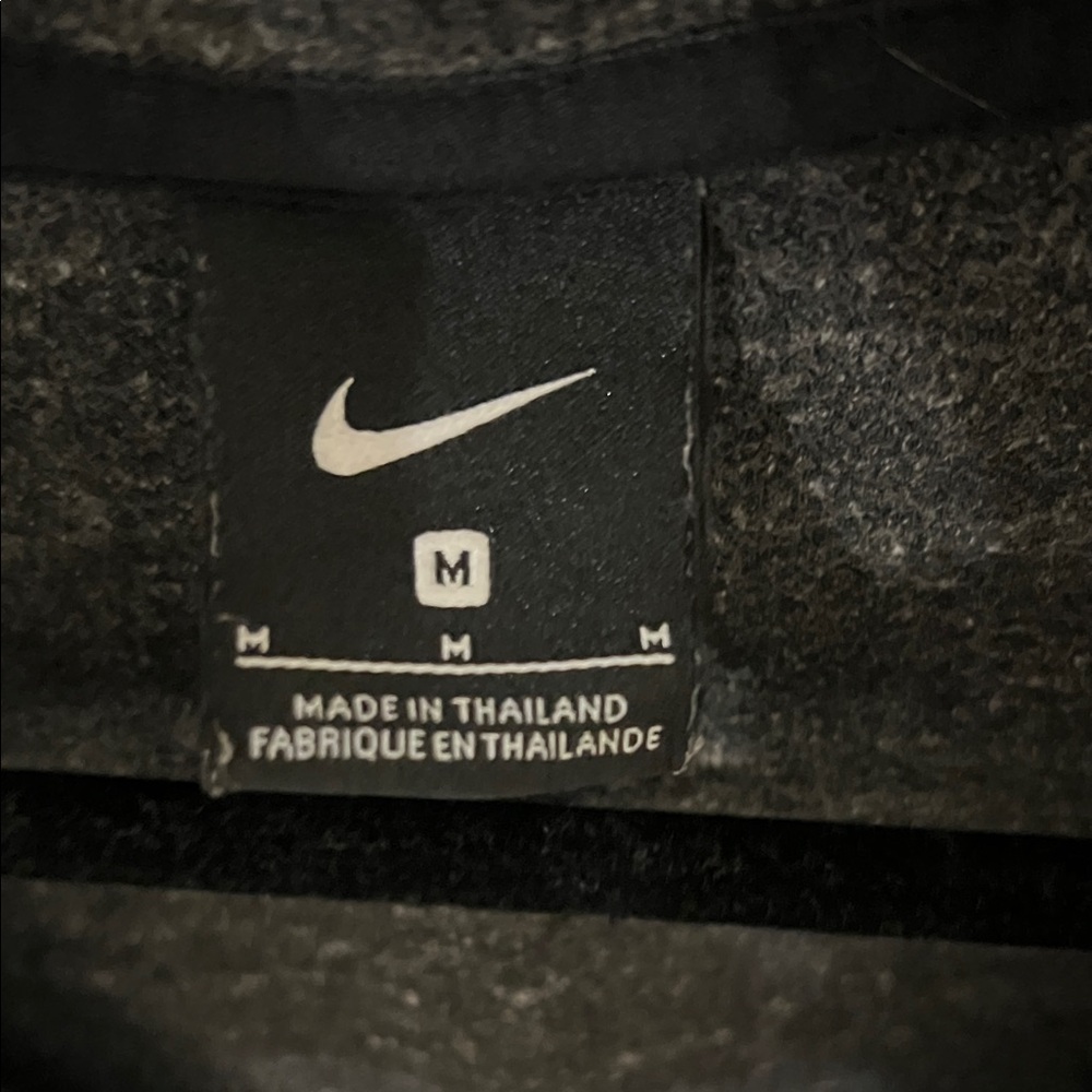 Nike Pullover - Picture 2 of 2
